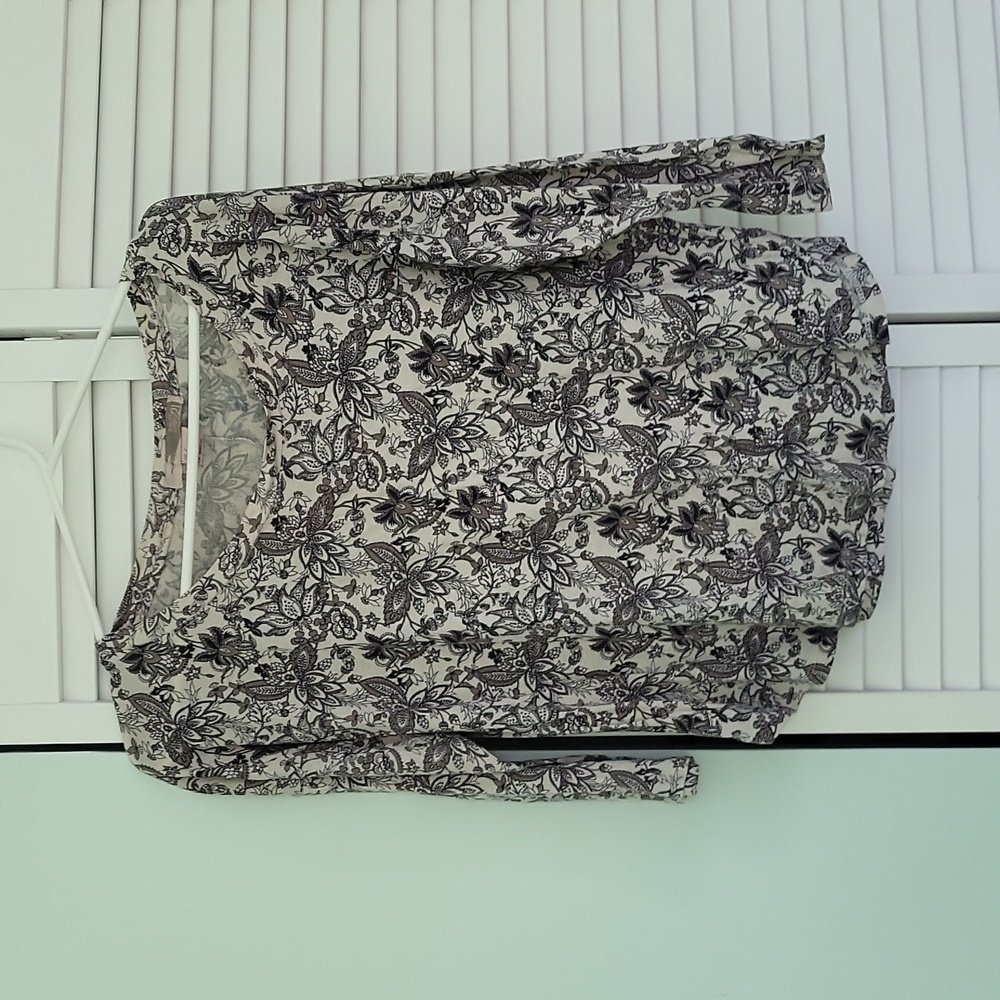 Quarter length paisley viscose top